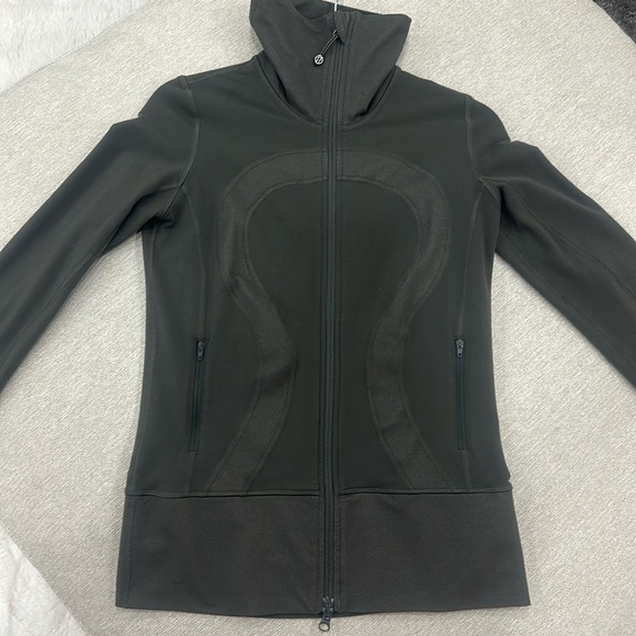 Lulu lemon women’s sweater - Picture 2 of 5